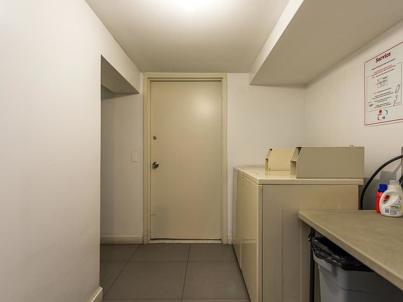 2nd image of 179 Maujer St #1E