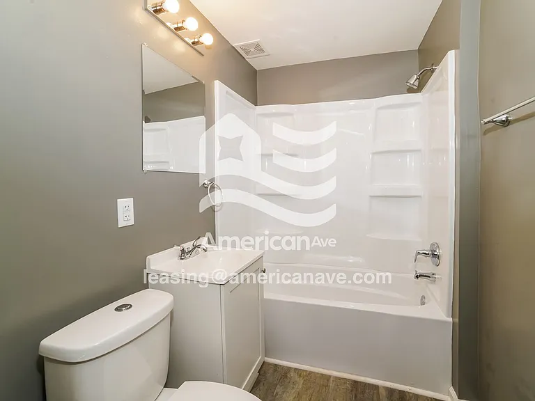 1756461_014_wm_-_bathroom_12928778.jpg