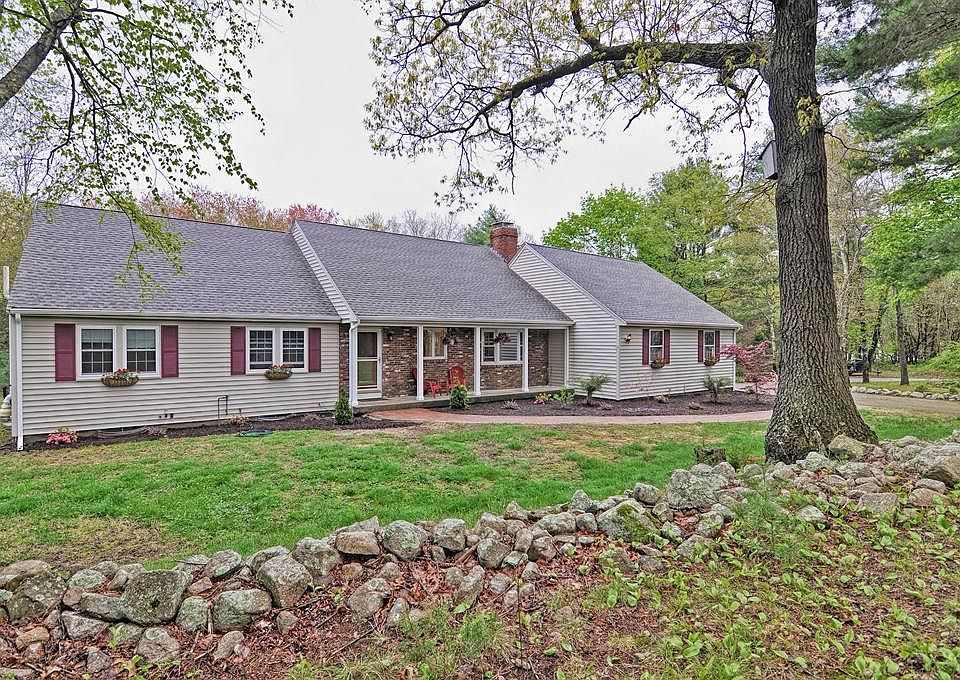 1st image of 43 Fairway Ln