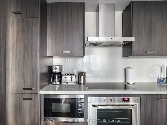 4th image of 560 Front St W #828