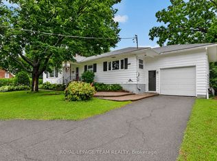 1003 Saint Peter St, Ottawa, ON K4C1A4