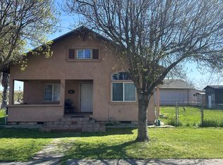 705 8th St, Livingston, CA 95334