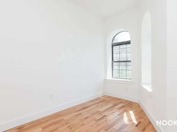 257 Hart Street image 8 of 11