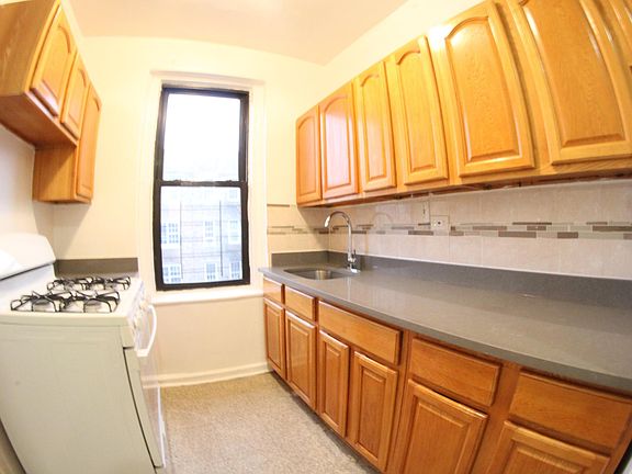 5th image of 3204 Holland Ave #4D-1