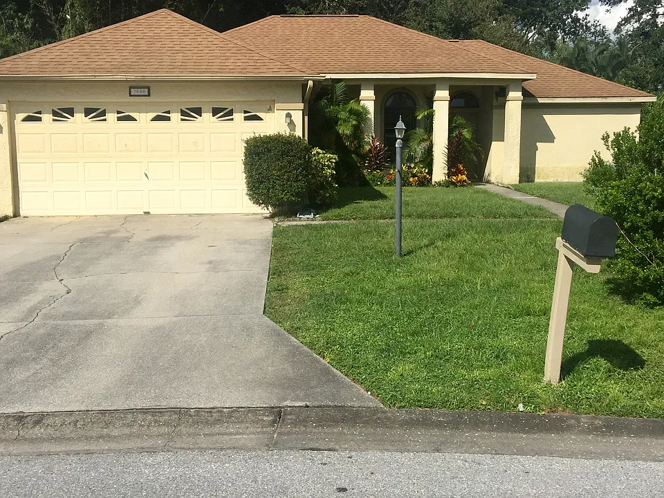 7686 37th Street Cir E