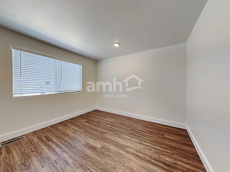 2635 W 3290 S — Photo 19