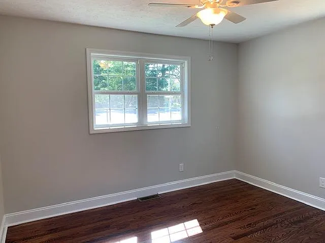 1420 Central Dr — Photo 11