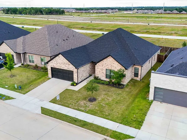 354 Rock Acre Dr, Lavon, TX 75166