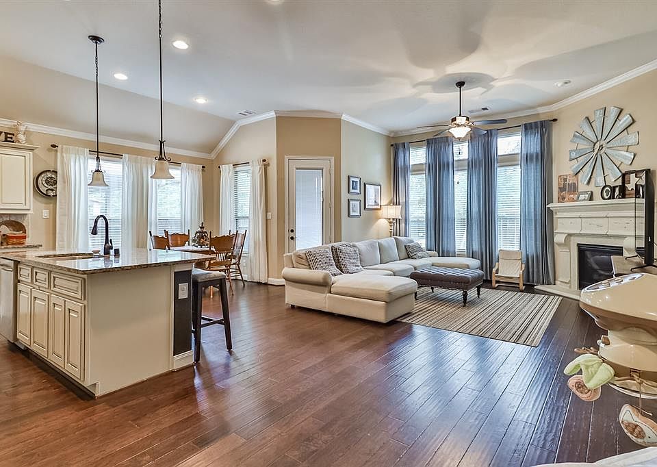 1st image of 106 Kohen Ct