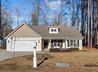 102 Lakeview Dr, Four Oaks, NC 27524
