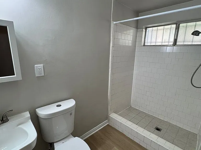 11421 S Normandie Ave — Photo 14