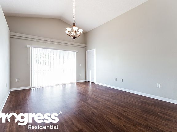 4th image of 16730 Woodberry Way