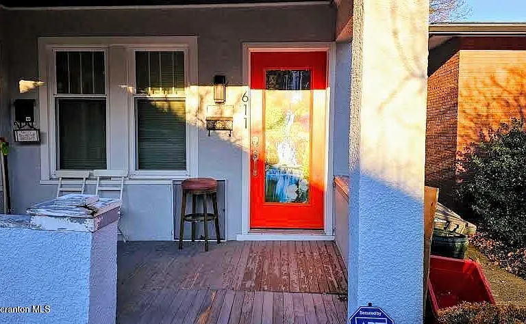 611 Colfax Ave — Photo 1