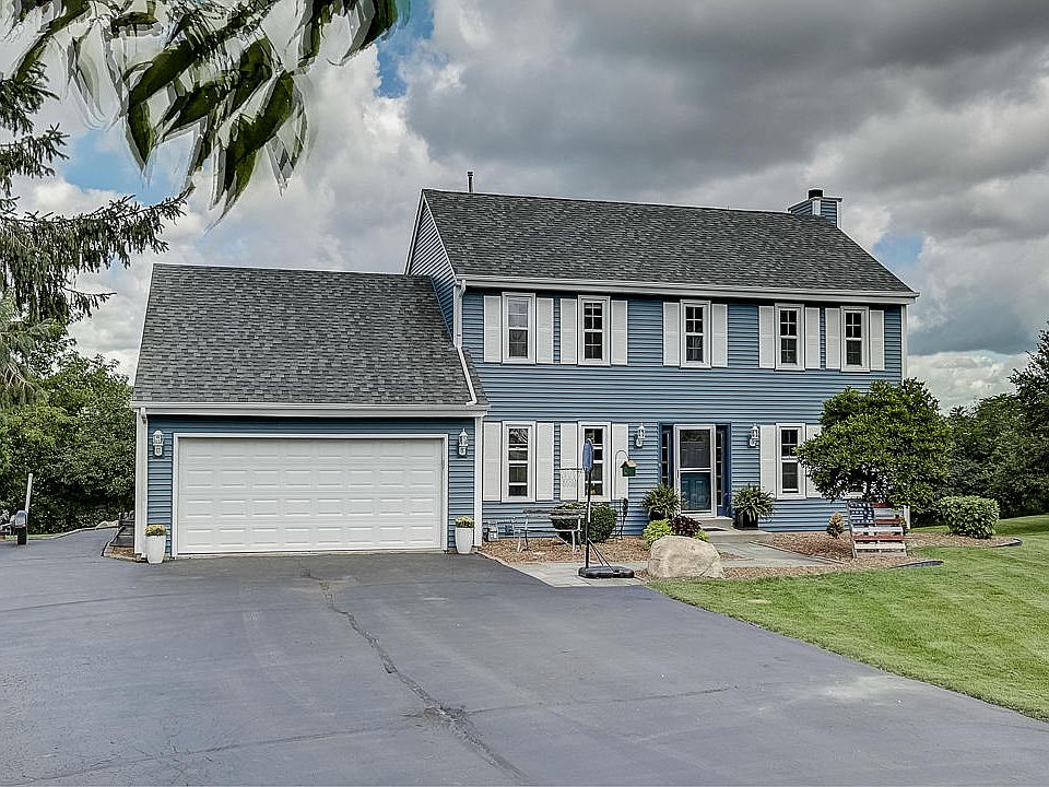 1st image of S19W27126 Merrill Hills Ct