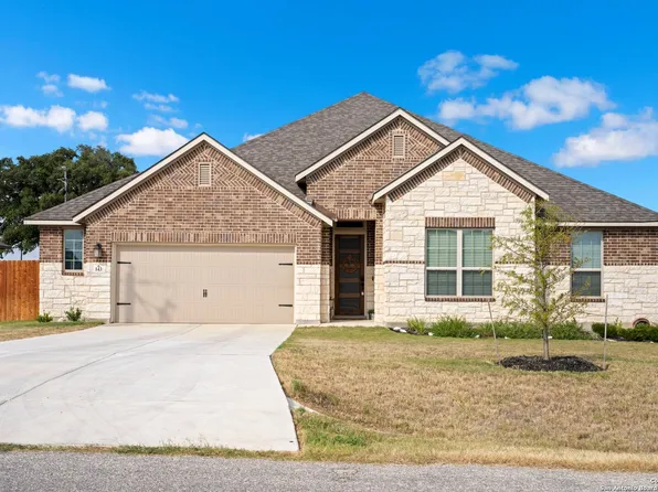 143 Arched Oak Loop, Floresville, TX 78114