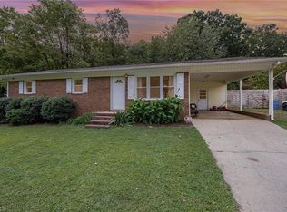 206 Daisy St, Thomasville, NC 27360