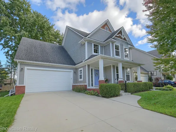 376 Stone Wood Ct, Milford, MI 48381