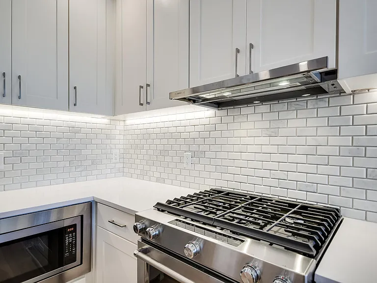 900 S 1st St #410 — Photo 3