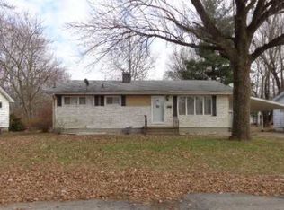 28 Circle Dr, Litchfield, IL 62056