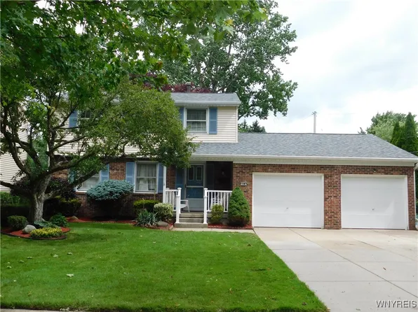 18 Joanie Ln, Amherst, NY 14228