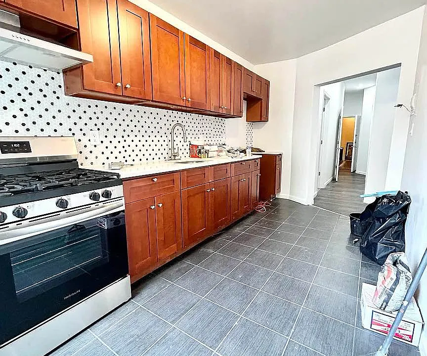 113-17 Jamaica Ave #1