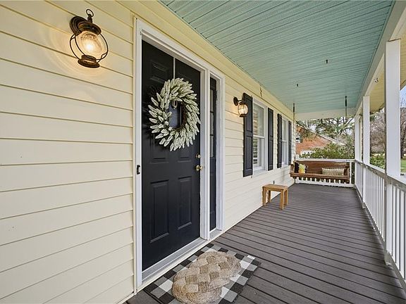 4th image of 1653 Nanneys Creek Rd