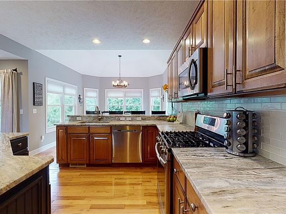 5th image of 10981 Stonewycke Dr