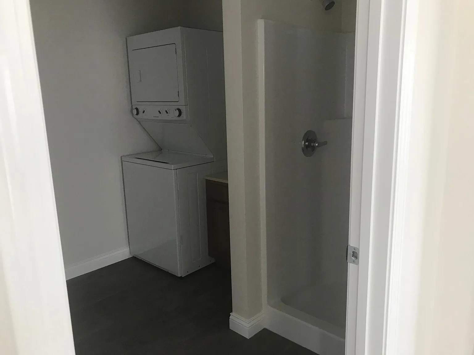 1501 Memorial Ave — Photo 4