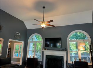 990 Fountain Glen Dr, Lawrenceville, GA 30043