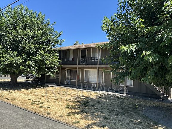5th image of 401 SE 9th St Unit D