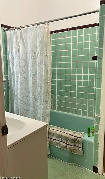 52 Christie Ave — Photo 12