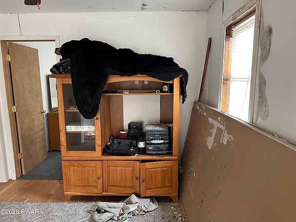 3rd image of 203 Second Tafton Rd
