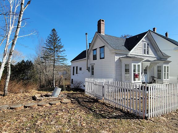 3rd image of 900 Main Street