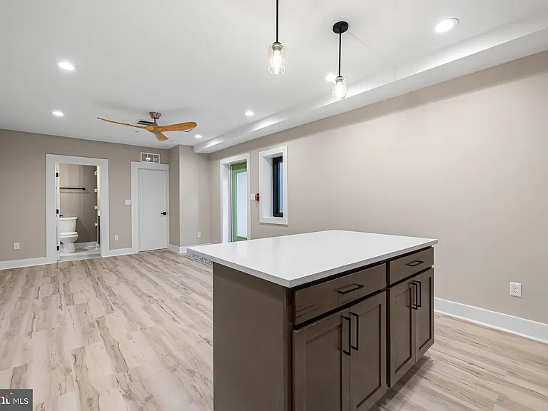 400 S Conkling St #5 — Photo 11