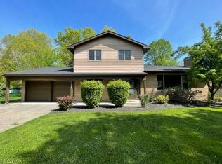 4282 W Bend Dr, Willoughby, OH 44094