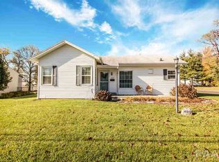 4919 N Clarendon Pl, Peoria Heights, IL 61616