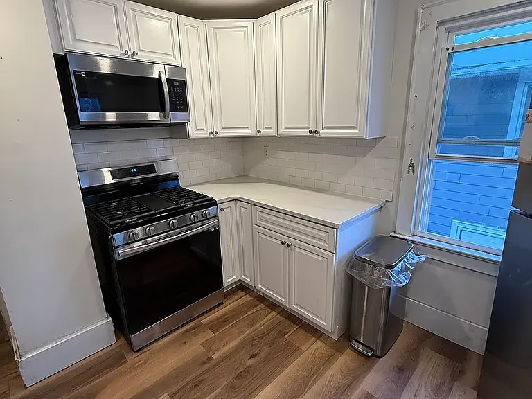 467 Benton St #2 — Photo 1