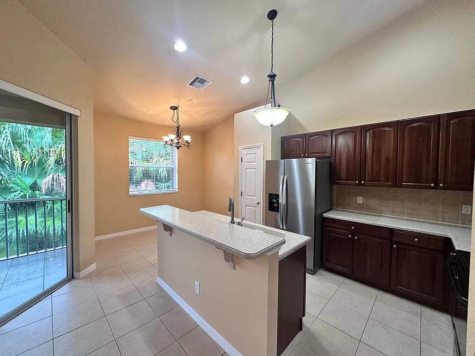13911 Lake Mahogany Blvd #2923