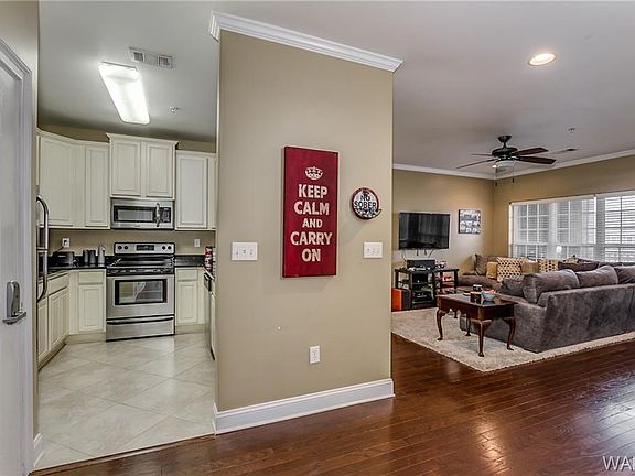5th image of 700 15th St Unit 1308