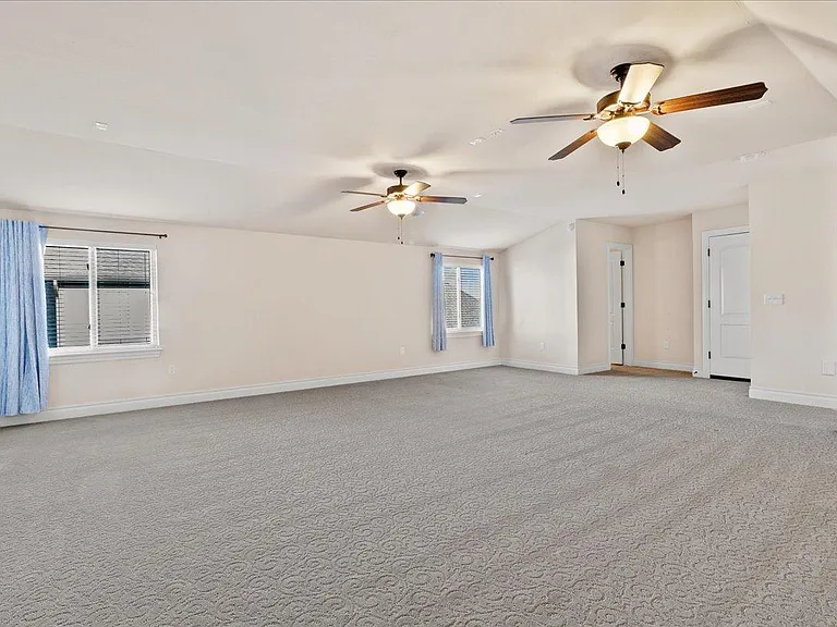 5005 NW 155th St — Photo 16