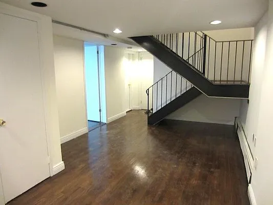 Rented by Mark David | media 49