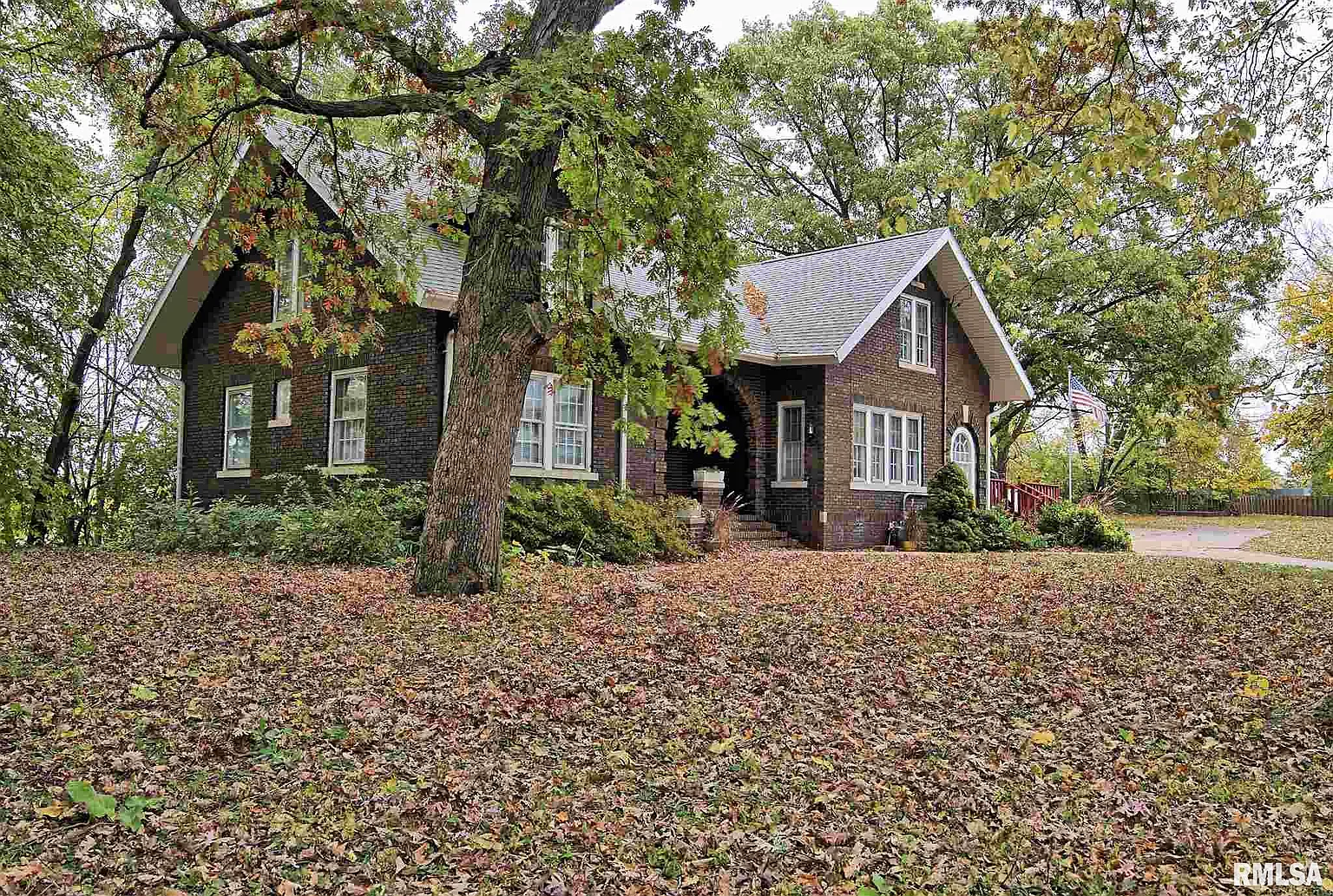 1510 N Douglas St photo 1