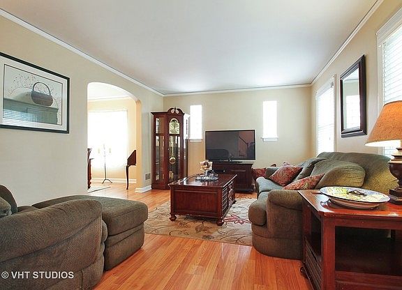 2nd image of 6237 N Leona Ave