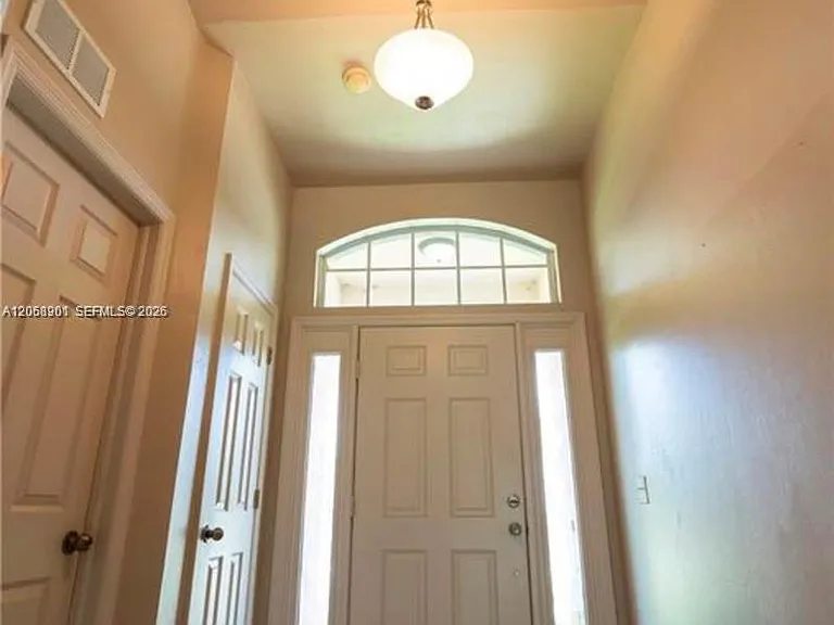 4129 NE 19th Pl — Photo 12