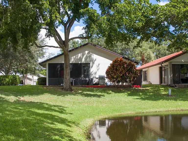 4907 Boxwood Cir — Photo 14