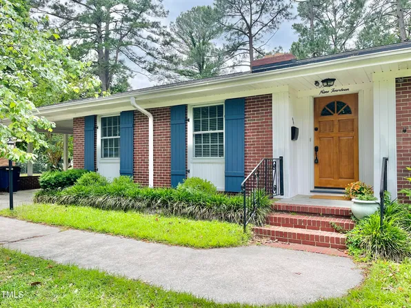 914 S Crescent Dr, Smithfield, NC 27577