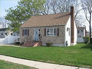 1st image of 1 Plymouth Dr