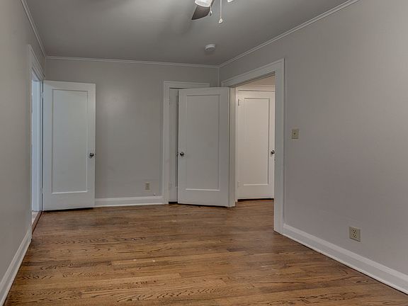 4th image of 1432 N Park Ave