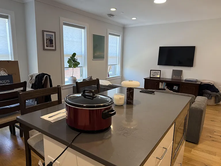 30 Polk St #206 — Photo 3