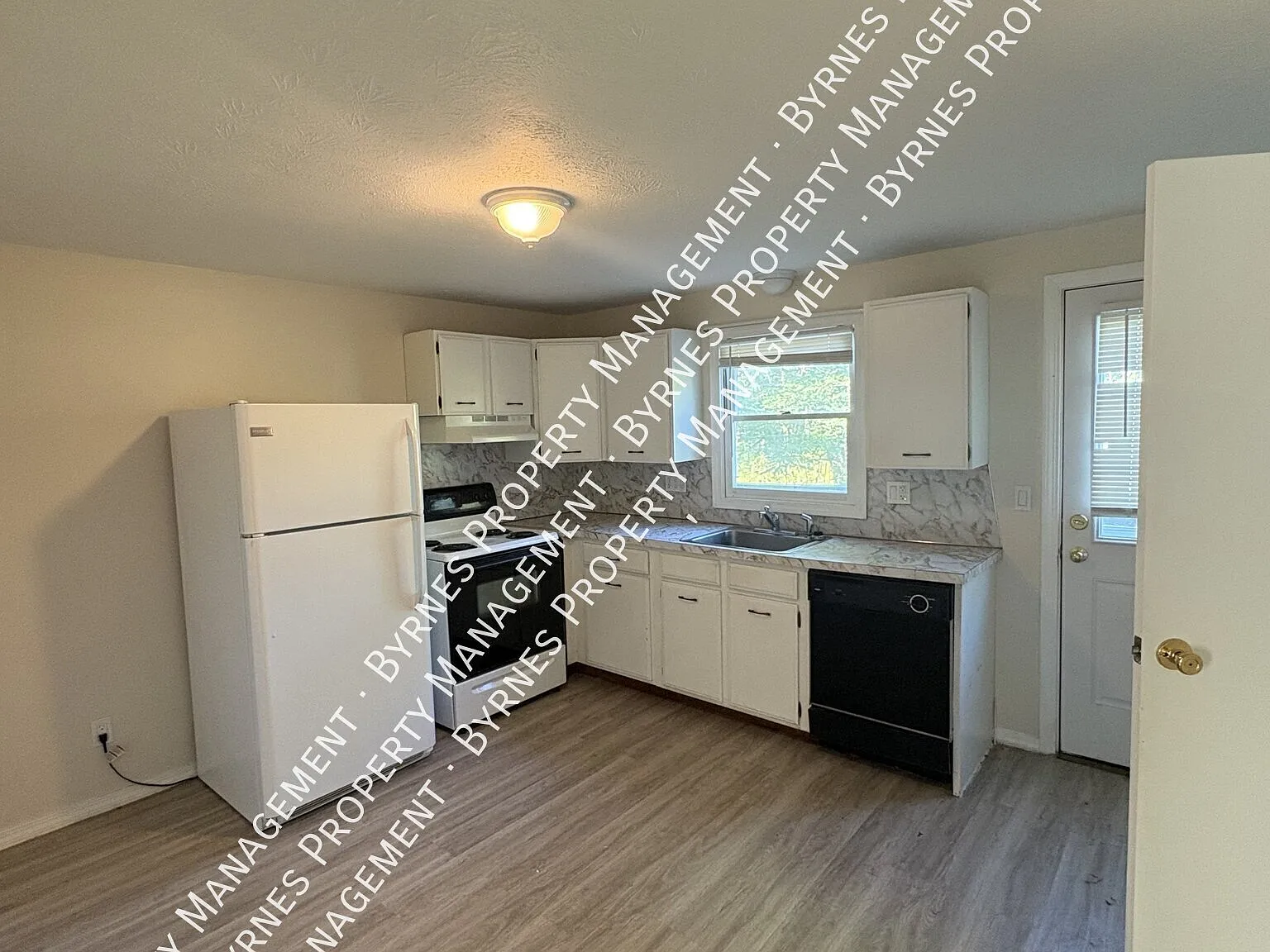 2 bed, 1.5 bath, $1,700 — Photo 3